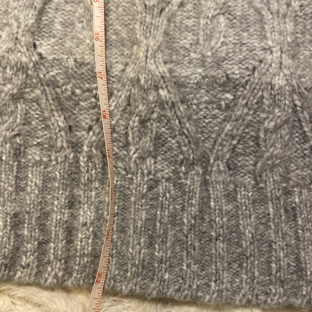 WHBM OMBRÉ cable knitted chunky gray sweater size Medium - Picture 10 of 10